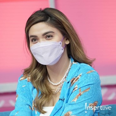 Hilda Vitria Temani Mendiang Ayah di Saat Terakhir