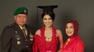 Kabar duka datang dari Ariska Putri Pertiwi Miss Grand International 2016&comma; Ayahnya baru saja meninggal&period; Berikut kenangan manis Ariska dengan sang Ayah&excl;