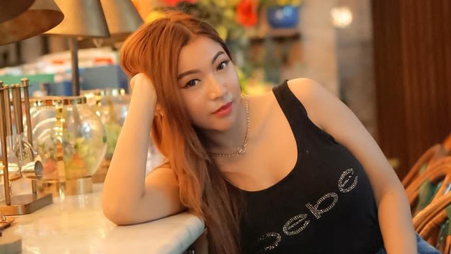 Monica Indah Monica Indah