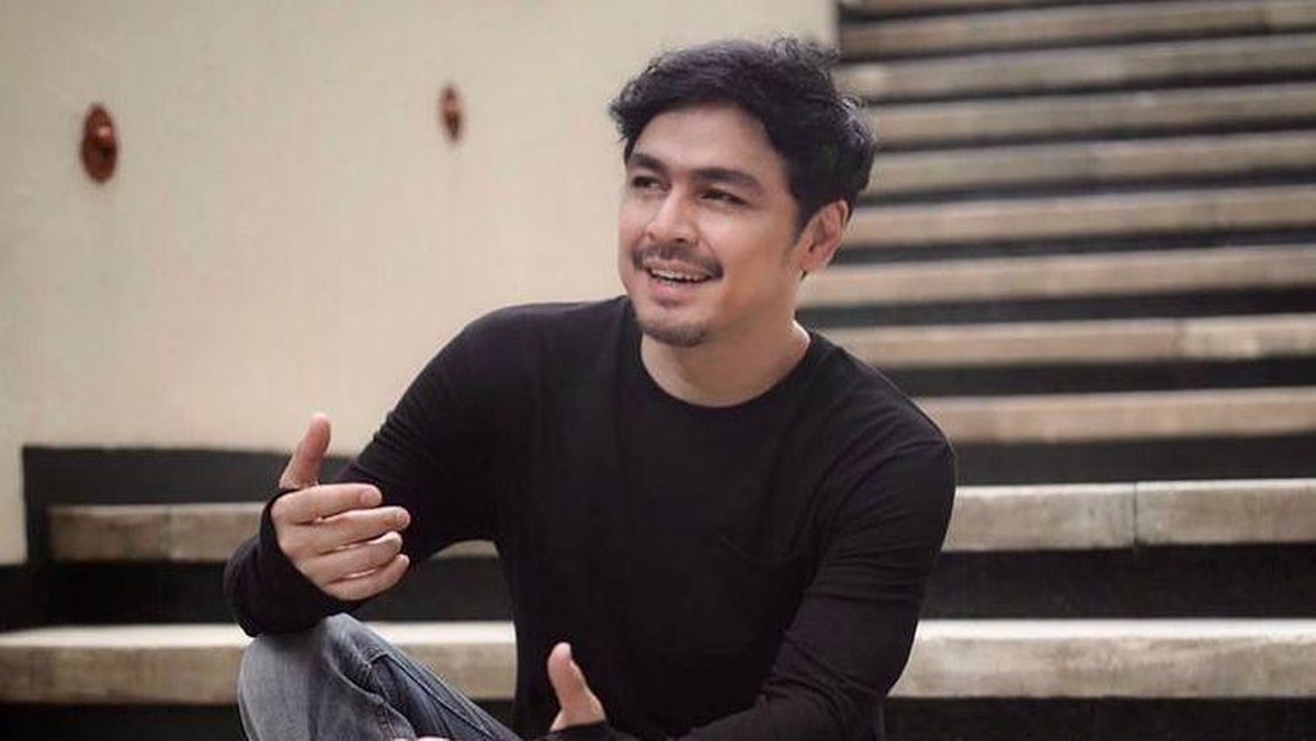 Aktor tampan Thomas Djorghi saat ini berusia 51 tahun&comma; berikut pesona Thomas Djorghi&excl;