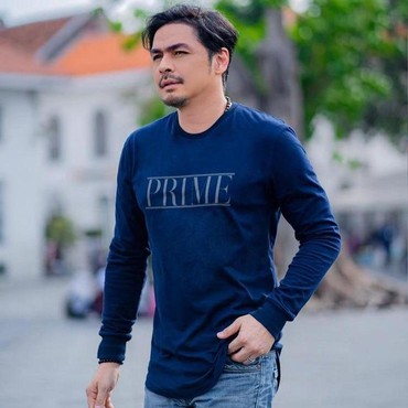 Pesona Thomas Djorghi yang Masih Melajang di Usia 51 Tahun