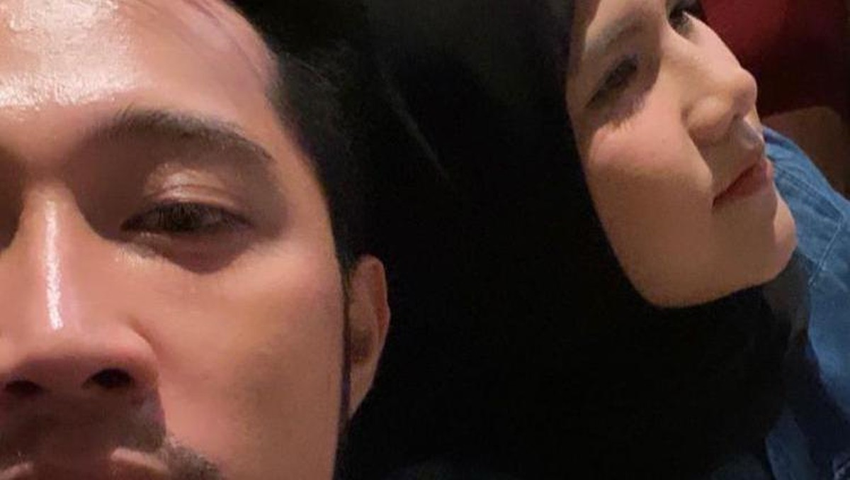 Berikut potret kebersamaan Evelyn Nada Anjani dan Rulyabii yang sempat bungkam tentang kedekatan mereka&period;