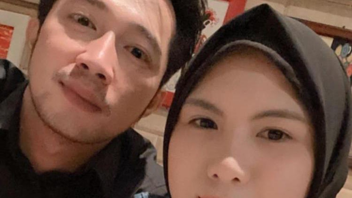 Berikut potret kebersamaan Evelyn Nada Anjani dan Rulyabii yang sempat bungkam tentang kedekatan mereka&period;