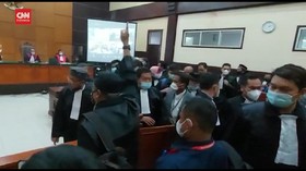VIDEO: Kericuhan yang Terjadi di Sidang Perdana Rizieq Shihab