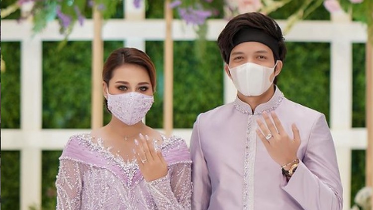 Aurel Hermansyah dan Atta Halilintar Lamaran Aurel Hermansyah dan Atta Halilintar.