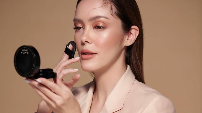 Baru! BB Cushion dan Loose Powder dari Brand Lokal yang Punya Kandungan Skincare