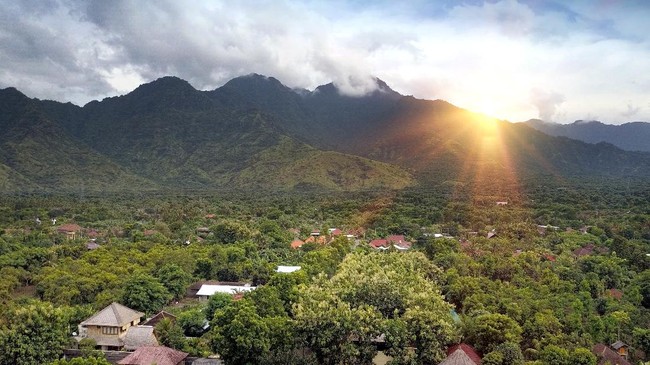 Silicon Valley dibangun dalam rangka membawa teknologi menuju puncaknya. Ahli mempertanyakan apakah Indonesia sudah bisa memikirkan puncak dari teknologi.