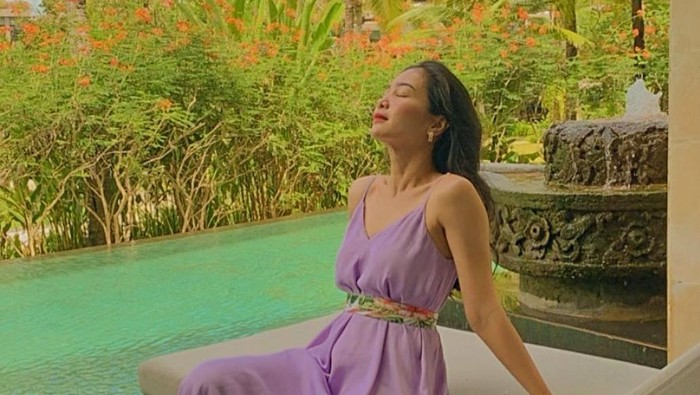 10 Potret Cantik dan Memesona Bunga Zainal di Bali