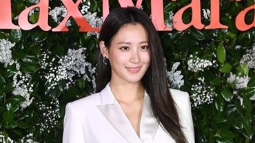 img-title Claudia Kim Resmi Gabung Agensi YG Entertainment