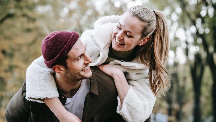 Ekpresikan Cinta dengan 5 Love Languages Ini! Kamu yang mana?