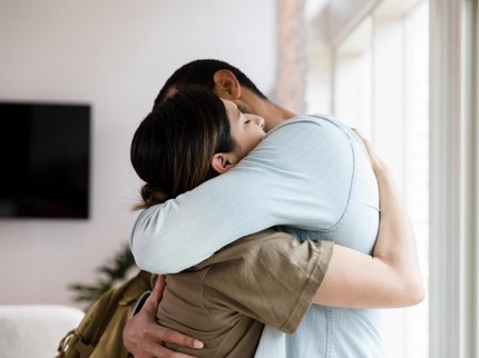5 Cara Agar Suami Selalu Kangen Bunda