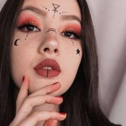 Mau Berdandan Ala E-girl? Simak Tips Make Up Berikut Ini!