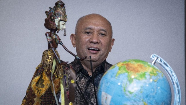 Menkop UKM Teten Masduki mengatakan pemerintah mengalokasikan dana sebesar Rp460 triliun untuk menyerap produk UMKM pada tahun ini.