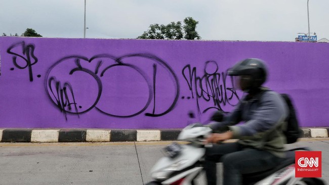 FOTO: Warna-warni Budaya Betawi di Tembok Flyover Tangsel