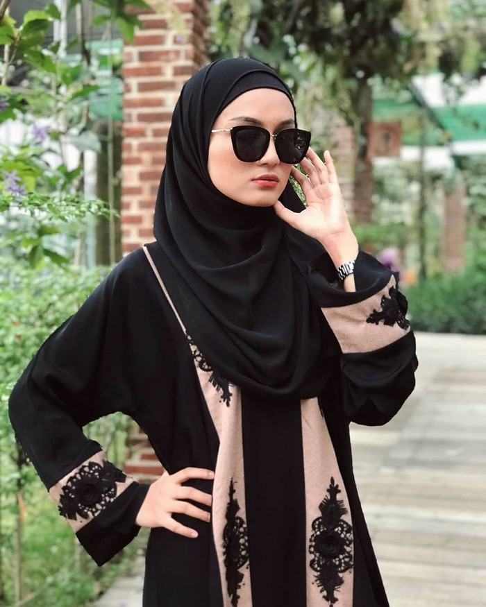 Wanita yang berusia 21 tahun ini memiliki nama lengkap Jihan Salsabila Ghazali. Ia adalah putri dari Heri Rahmanu Suryo. (Foto: instagram.com/jihan.ghazali/)