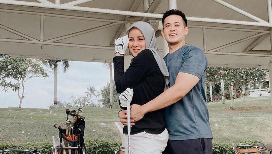 Berikut adalah potret harmonisnya rumah tangga Olla Ramlan dan Aufar yang diiisukan cerai.