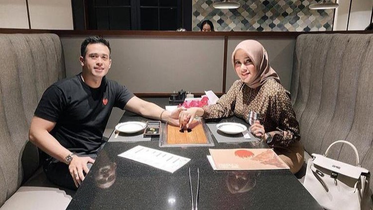 Potret Harmonisnya Rumah Tangga Olla Ramlan dan Aufar yang Diisukan Cerai Berikut adalah potret harmonisnya rumah tangga Olla Ramlan dan Aufar yang diiisukan cerai.