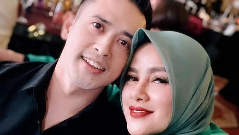 Potret Harmonisnya Rumah Tangga Olla Ramlan dan Aufar yang Diisukan Cerai Berikut adalah potret harmonisnya rumah tangga Olla Ramlan dan Aufar yang diiisukan cerai.