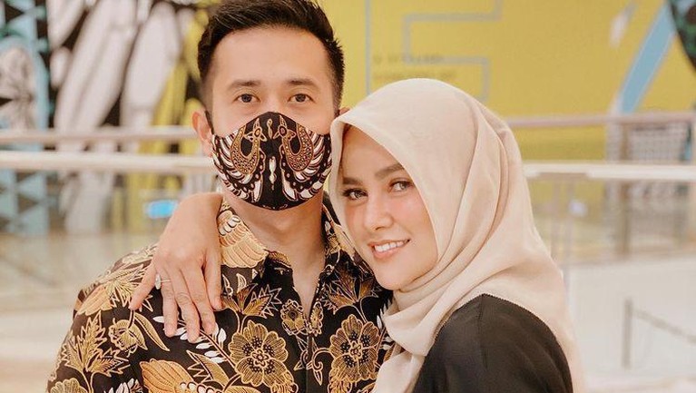Potret Harmonisnya Rumah Tangga Olla Ramlan dan Aufar yang Diisukan Cerai Berikut adalah potret harmonisnya rumah tangga Olla Ramlan dan Aufar yang diiisukan cerai.