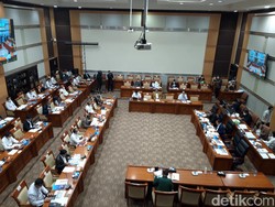 Kelakar Yasonna Jawab Doa PD soal KLB: Saya Nggak Tahu Mana yang Didengar
