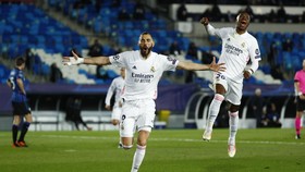 Benzema Cetak Sejarah di Cadiz vs Madrid