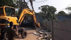 VIDEO: Tembok Yang Tutupi Akses Warga Ciledug Dibongkar