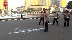 VIDEO: Polisi Gelar Olah TKP Kasus Tabrak Lari Pesepeda