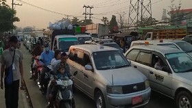 VIDEO: Ribuan Orang Tinggalkan Ibukota Yangon