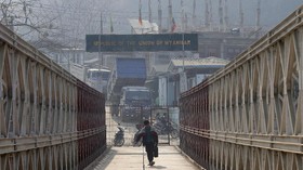 Amit-amit Ancaman Bangkrut Laos dan Myanmar Menular ke Indonesia