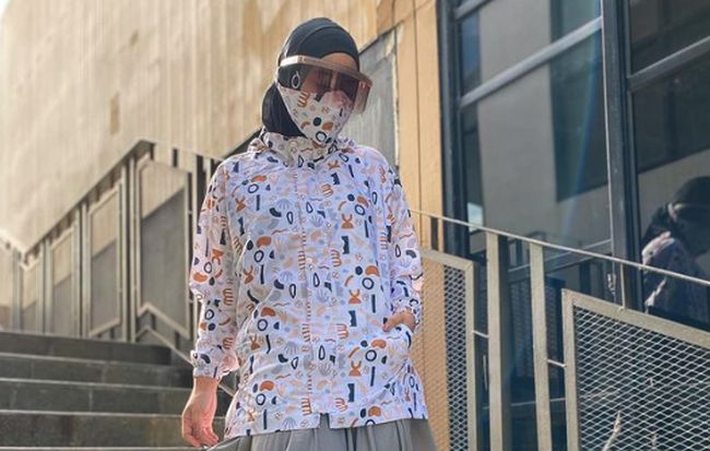 7 Inspirasi OOTD  Hoodie Hijab  untuk Olahraga hingga Liburan 