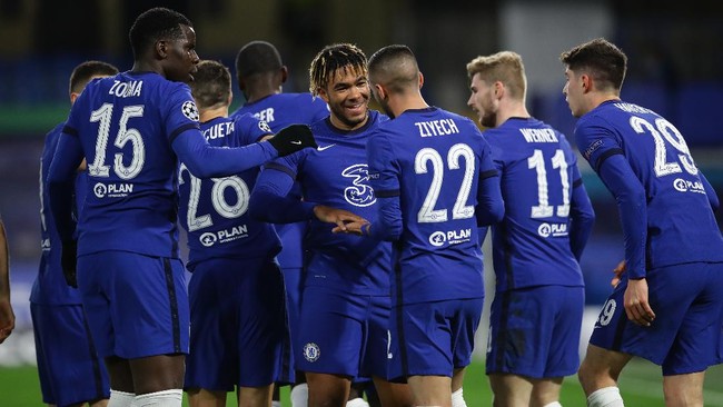 Chelsea punya peluang mengawinkan trofi Liga Champions musim ini seiring performa apik yang ditunjukkan oleh tim putra dan putri.