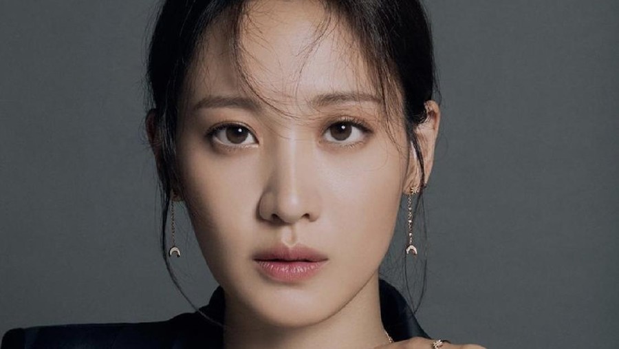 Claudia Kim