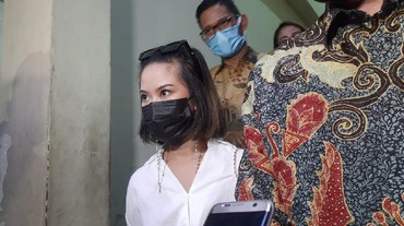 img-title Jadi Saksi Kasus Video Syur, Gabriella Larasati Masih Terpukul