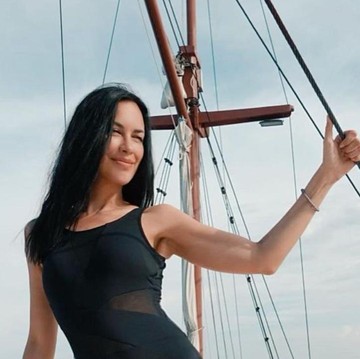 img-title Gaya Hidup Sehat ala Sophia Latjuba, Ramping dan Bugar di Usia 50 Tahun