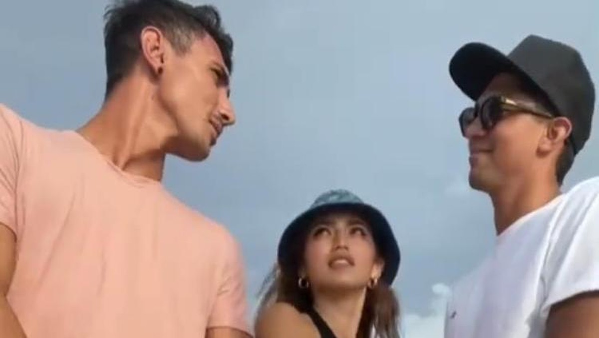 Berikut adalah momen-momen kebersamaan Jedar dan Vincent Verhaag yang diisukan sedang dekat&period;