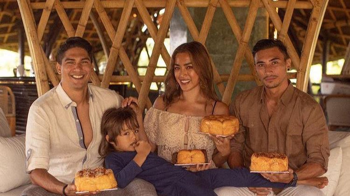 Berikut adalah momen-momen kebersamaan Jedar dan Vincent Verhaag yang diisukan sedang dekat&period;