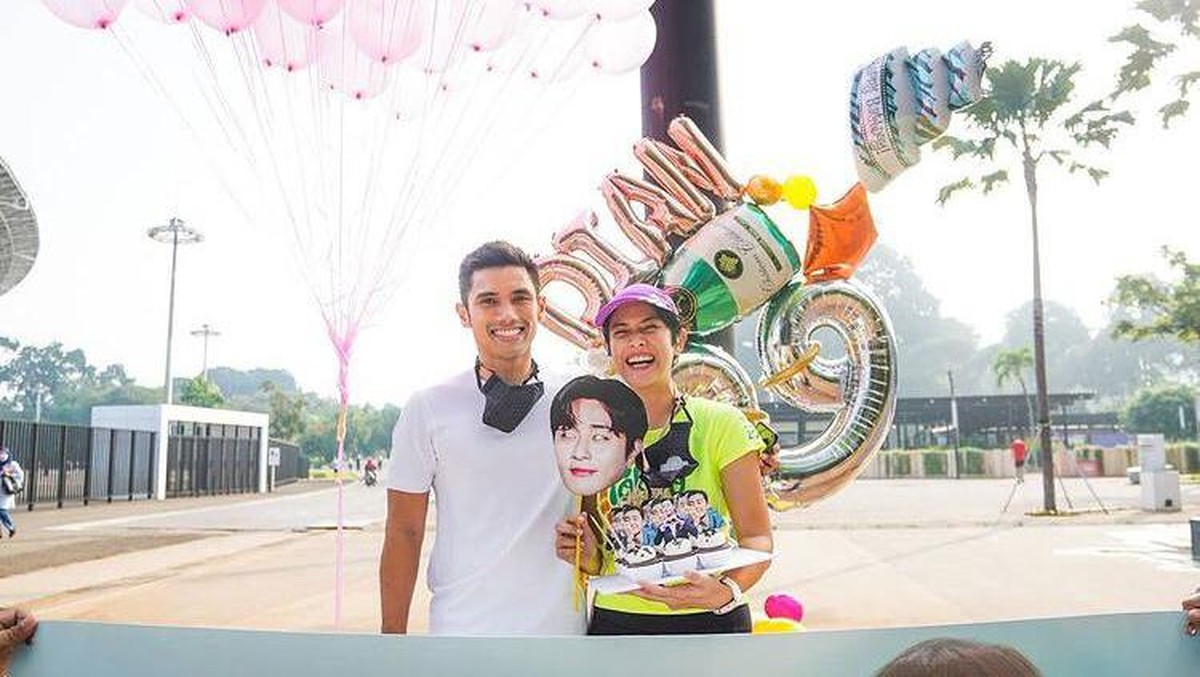 Berikut adalah momen kejutan ulang tahun Dian Sastro ke-39 dari sang suami tercinta&comma; Maulana Indraguna&period;