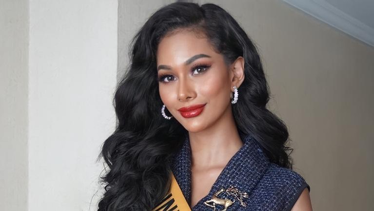 Pesona Aurra Kharishma dalam Berbagai Busana di Ajang Miss Grand International Berikut adalah potret pesona Aurra dalam berbagai balutan busana di ajang Miss Grand International.