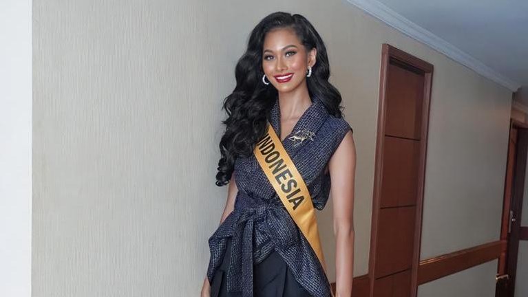 Pesona Aurra Kharishma dalam Berbagai Busana di Ajang Miss Grand International Berikut adalah potret pesona Aurra dalam berbagai balutan busana di ajang Miss Grand International.