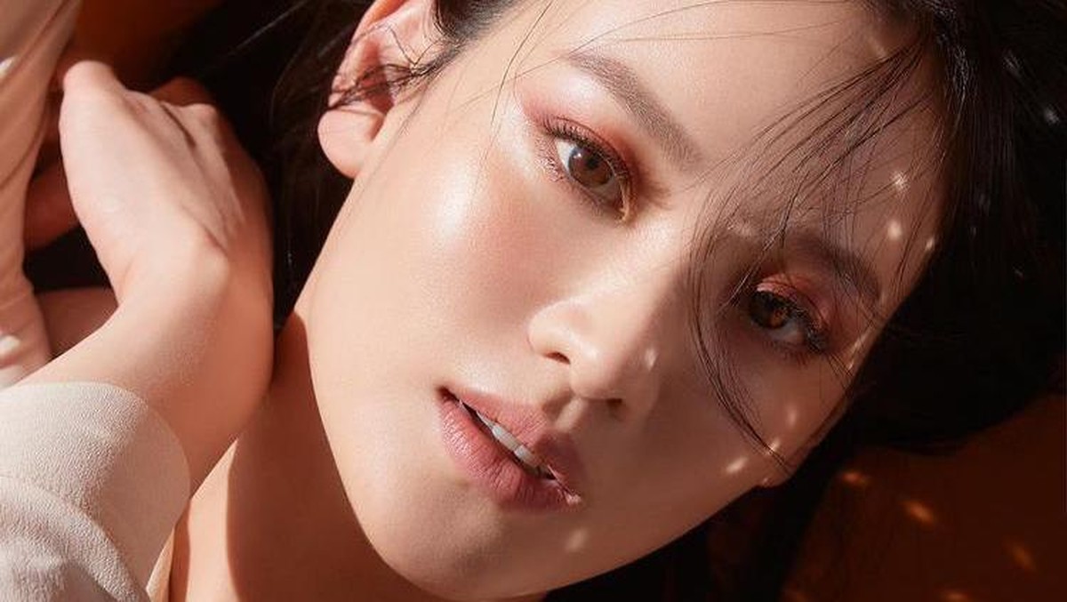 Berikut adalah potret cantik Claudia Kim yang telah resmi bergabung dengan YG Entertainment&period;