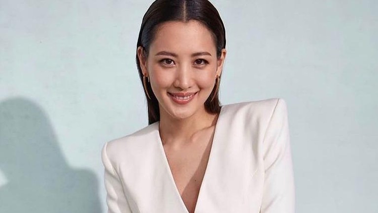 Berikut adalah potret cantik Claudia Kim yang telah resmi bergabung dengan YG Entertainment.