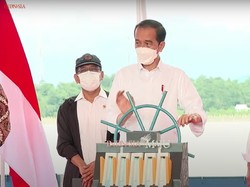 Momen Jokowi Resmikan Kolam Nipa-Nipa Agar Makassar Bebas Banjir