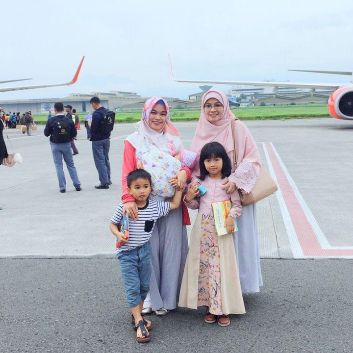 <p>Setelah bercerai pada 2011 silam, Teh Ninih dan Aa Gym sempat rujuk pada 2012. Teh Ninih lalu berstatus sebagai istri kedua karena Aa Gym sudah menikah lagi sebelum mereka bercerai. (Foto: Instagram @gdaghaida)</p>