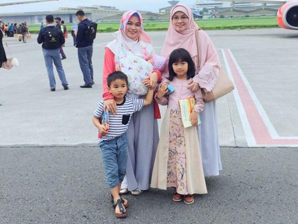 Dipuji Sabar Bak Malaikat, Begini Gaya Teh Ninih Mendidik Anak