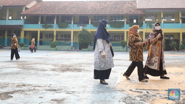 Pemerintah Naikkan Status Guru PPPK Penuh Waktu Jadi PNS