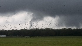 Tornado Terjang Amerika, 3 Tewas dan 300 Ribu Rumah Mati Listrik