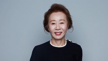 img-title Youn Yuh-jung Jadi Aktris Korea Pertama yang Menang di SAG Awards 2021