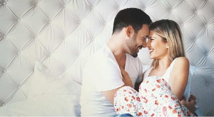 Pilihan Posisi Seks Face-to-Face Ada berbagai macam jenis posisi seks. Dari sekian banyak, posisi saling berhadapan alias face-to-face menjadi favorit. Apa saja pilihannya?
