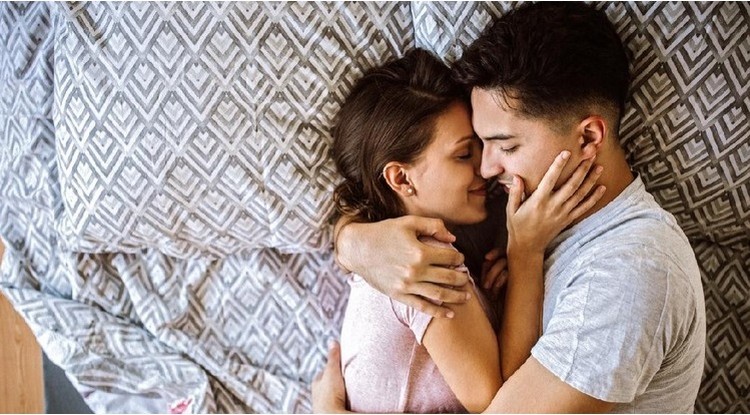 5 Pilihan Posisi Seks Face to Face, Mana Favorit Bunda? Ada berbagai macam jenis posisi seks. Dari sekian banyak, posisi saling berhadapan alias face-to-face menjadi favorit. Apa saja pilihannya?