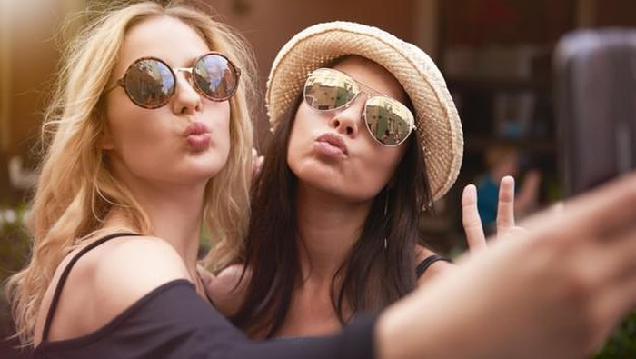 5 Tanda Ini Mungkin Menandakan Bahwa Kamu Seorang Ambivert